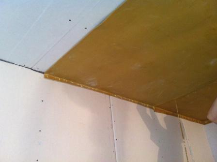 Джентльмен (нічний) клуб «Solid Gold»